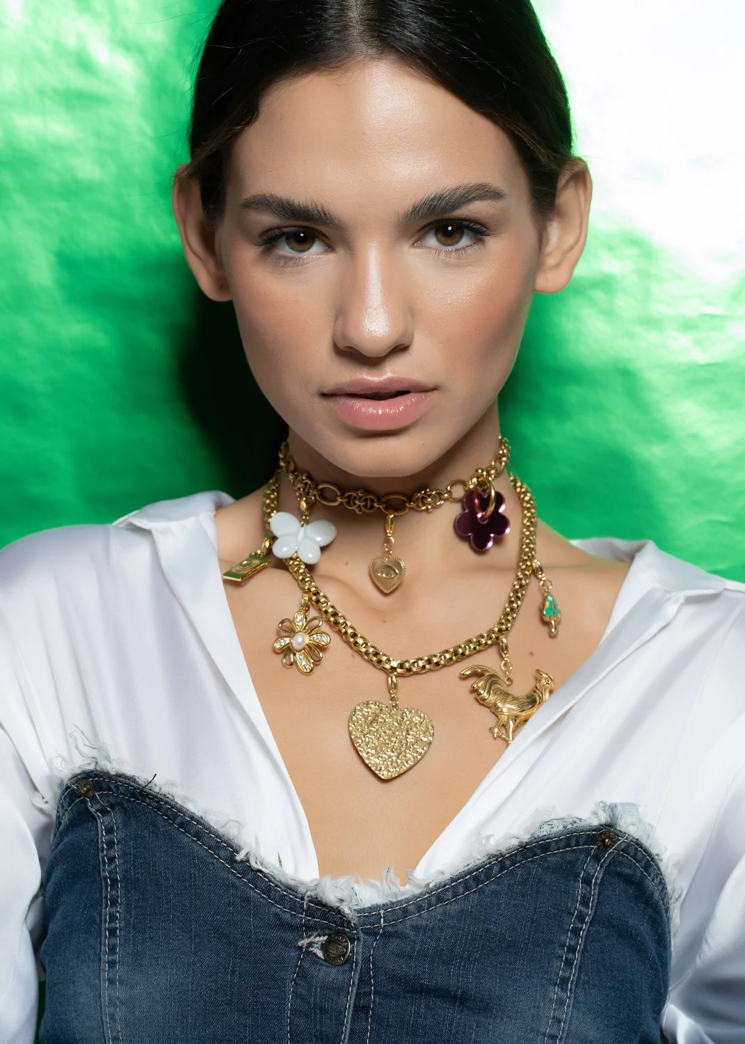 Modelo luciendo joyería de Lulàs_Lulàs