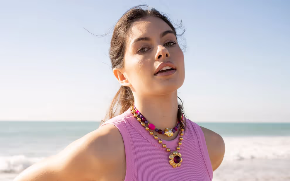 Collar dorado y rojo de Lulàs_Lulàs
